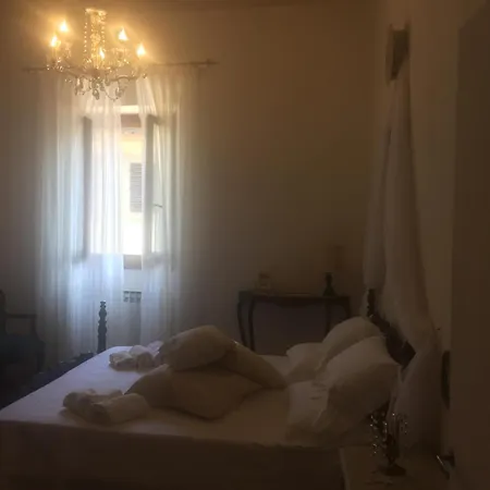 Via Roma Hydra Lejlighed